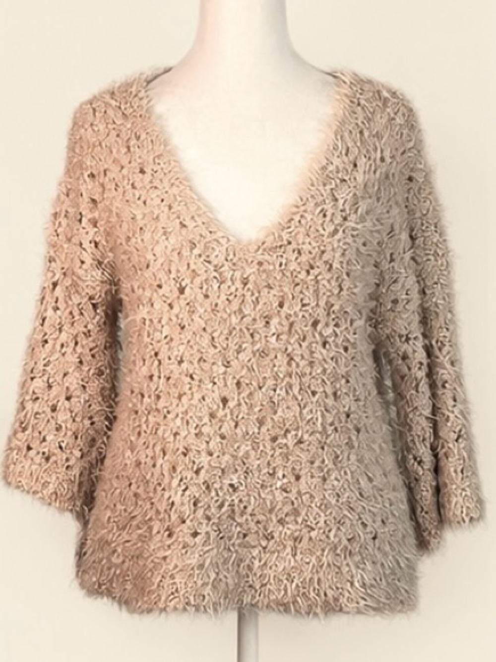 Willow & Clay | Super Soft Eyelash Boucl Bell Sleeve Sweater | Oatmeal | Small